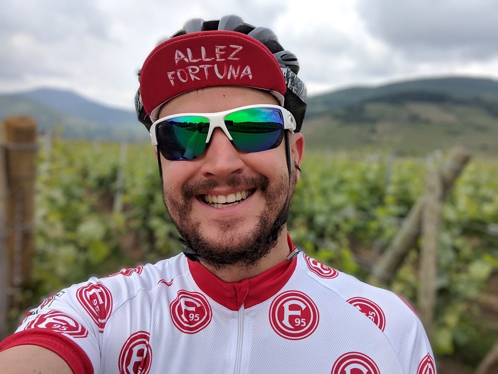 Coffee & Chainrings - Trainingstagebuch Vogesen Tag 3 - Einmal Werbung für den Herzensverein fahren - Fortuna Düsseldorf F95